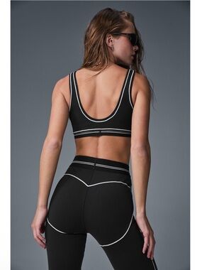 🩷NWOT 🩷ALO Yoga Sweetheart Leggings and Sports Bra Set